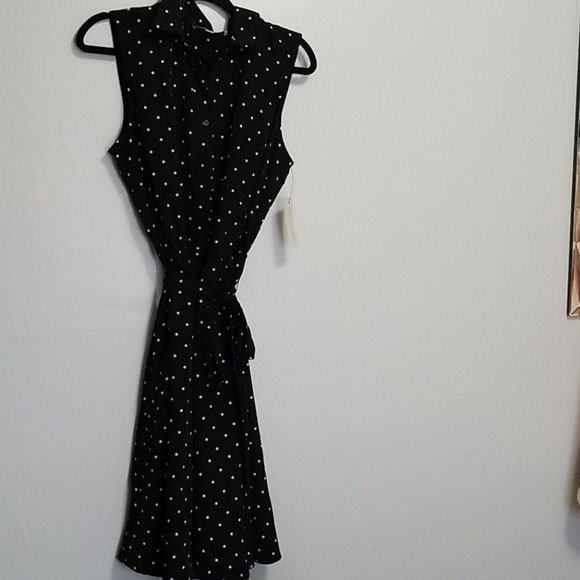 Black and white sleeveless polka dot dress - Picture 1 of 4